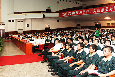 作为推动企业加速生长三大平台之一的人力资源治理提升事情，将是目今和以后一段时期尊龙凯时股份人力资源治理的主要使命。